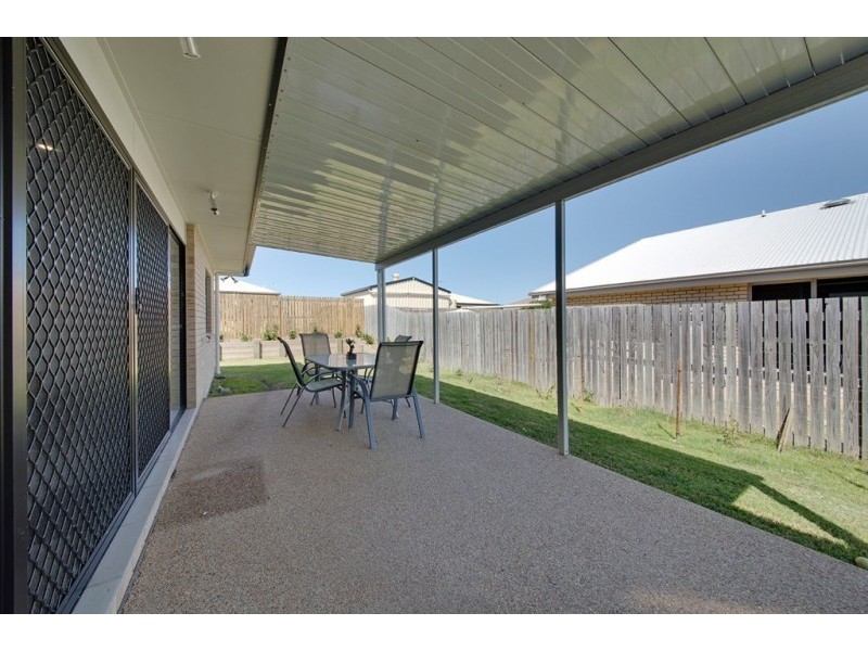 139 Hartley Street, Emu Park QLD 4710