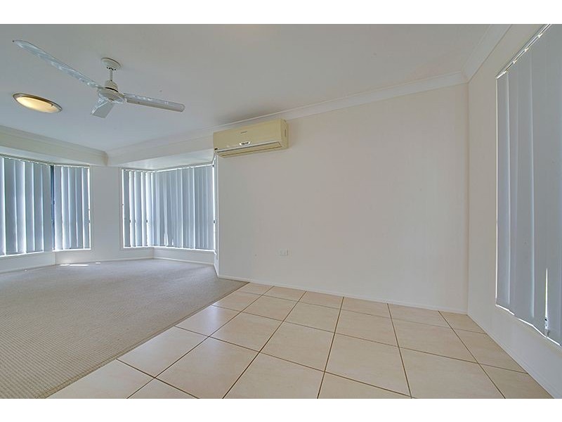 19 Discovery Crescent, Rosslyn QLD 4703