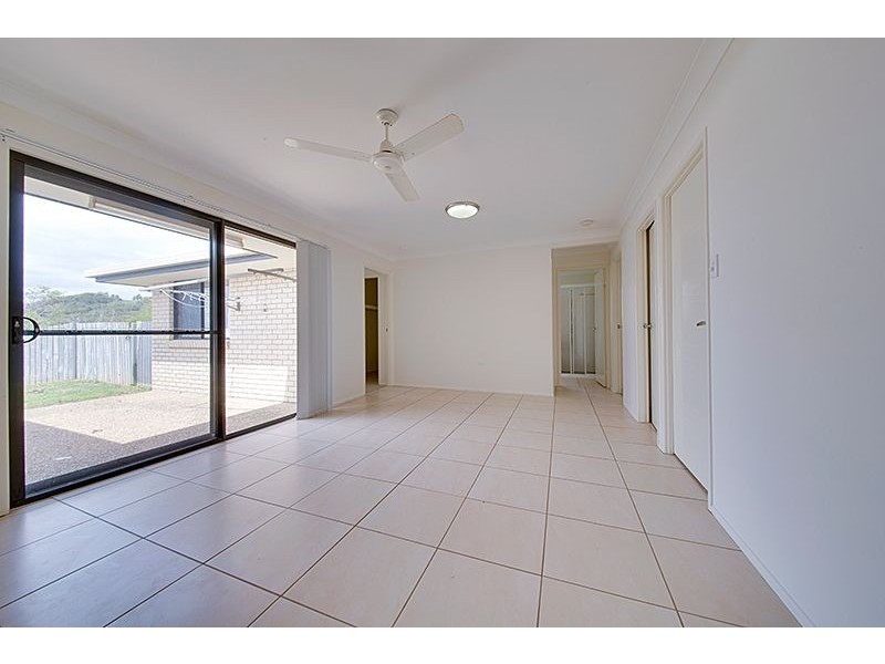 19 Discovery Crescent, Rosslyn QLD 4703