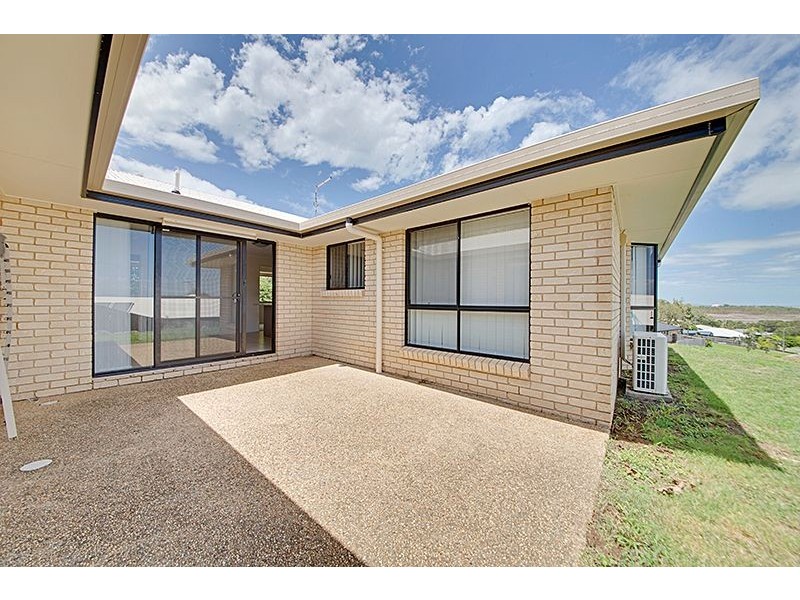 19 Discovery Crescent, Rosslyn QLD 4703