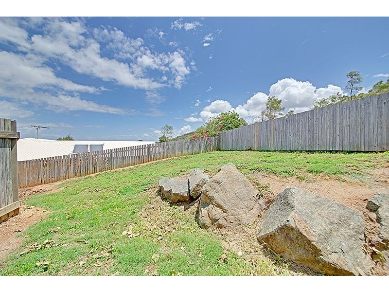 19 Discovery Crescent, Rosslyn QLD 4703