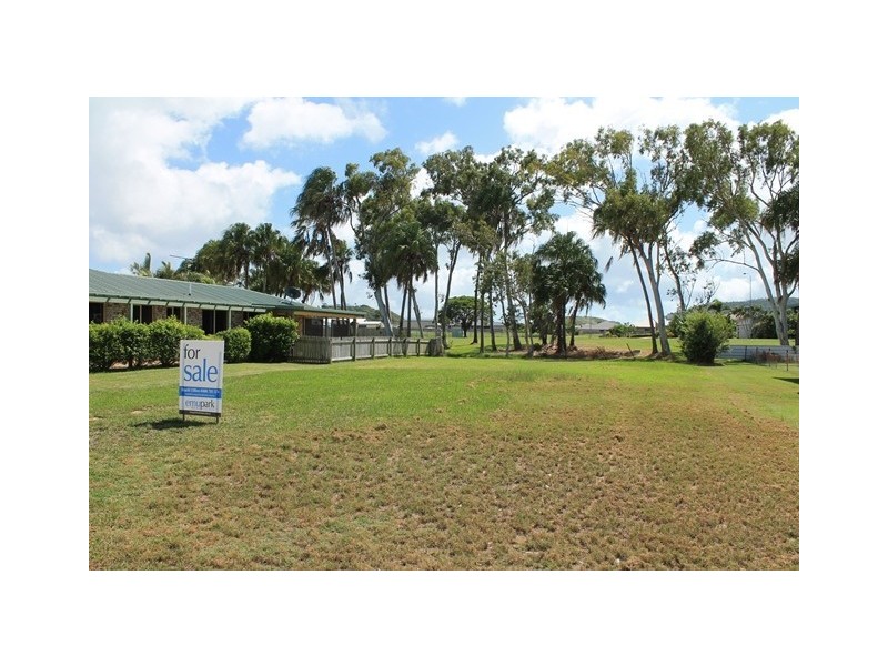 25 Pinnacle Street, Causeway Lake QLD 4703