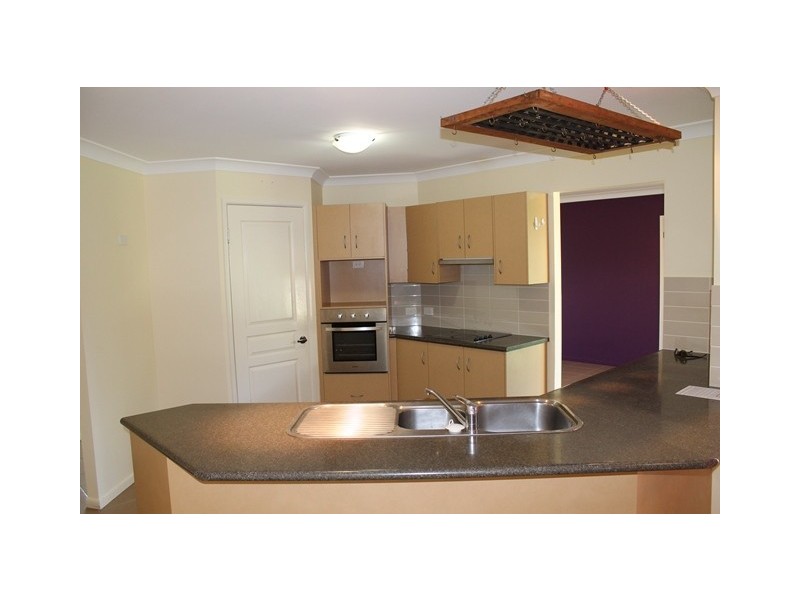 6 Thomas Street, Emu Park QLD 4710