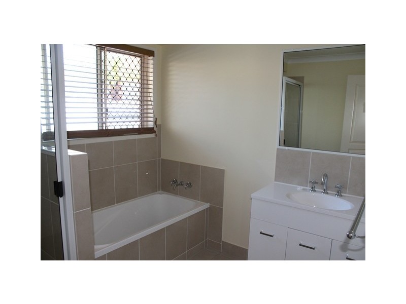 6 Thomas Street, Emu Park QLD 4710