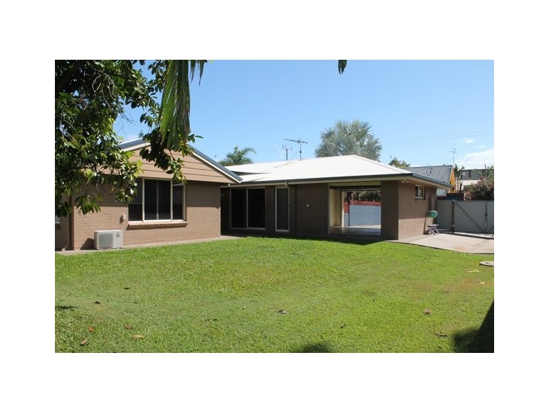 6 Thomas Street, Emu Park QLD 4710