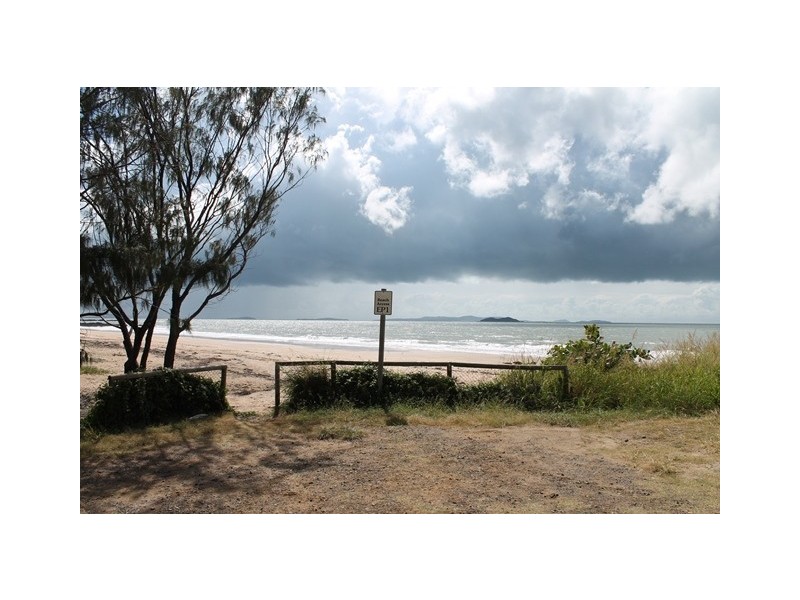 6 Thomas Street, Emu Park QLD 4710