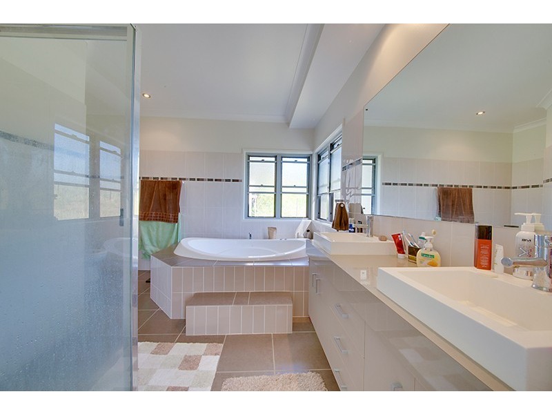 10 Hillside Court, Zilzie QLD 4710