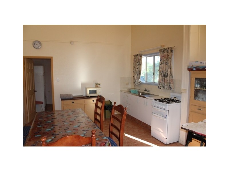 2 Poincianna Avenue, Stanage QLD 4702