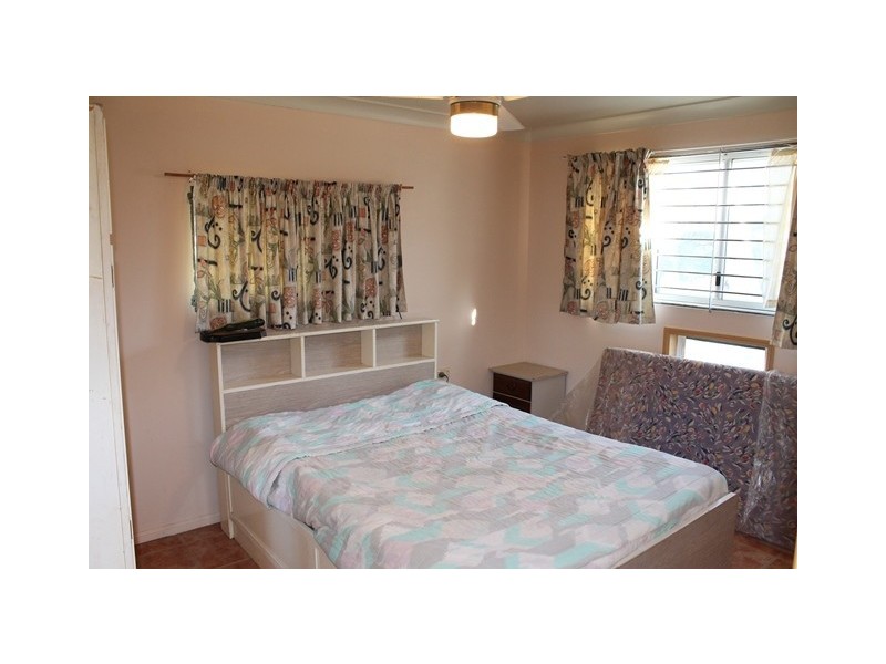 2 Poincianna Avenue, Stanage QLD 4702