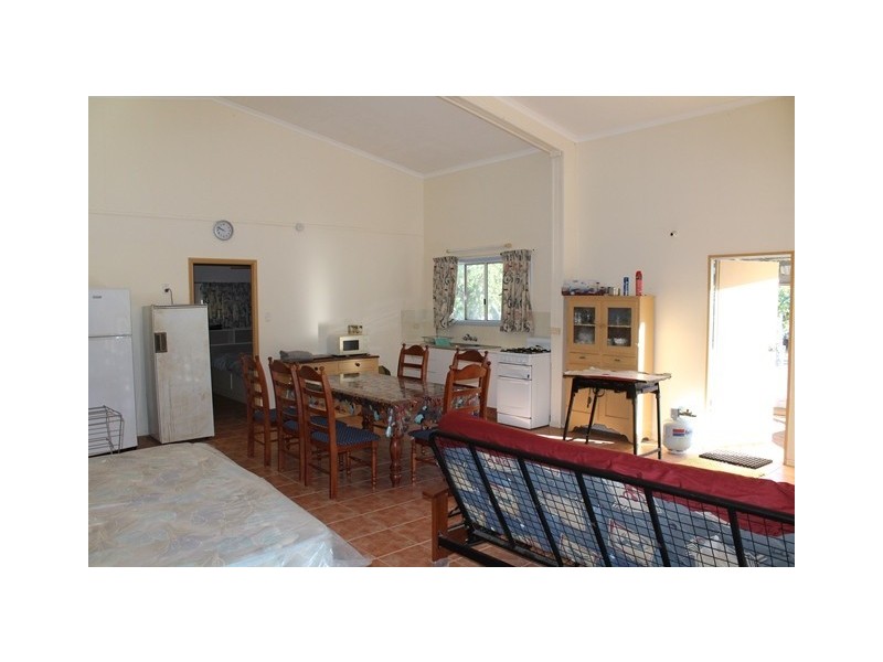 2 Poincianna Avenue, Stanage QLD 4702