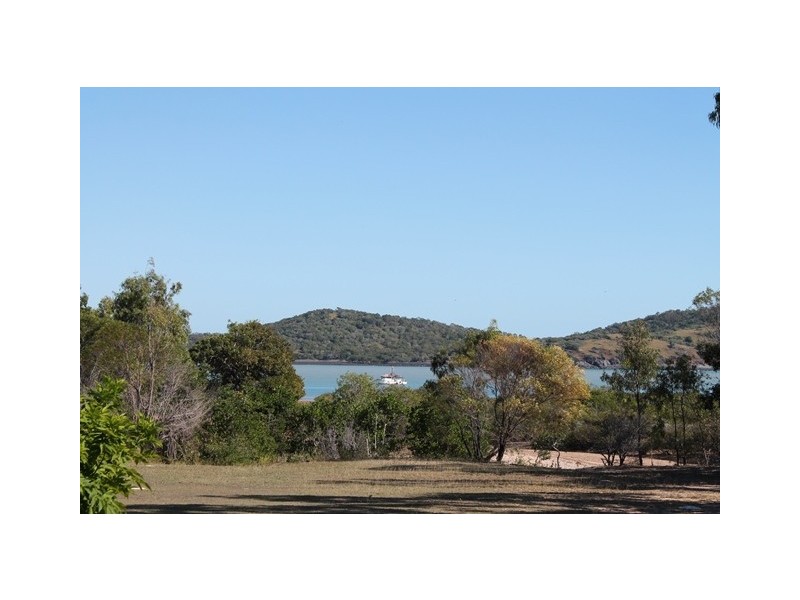 2 Poincianna Avenue, Stanage QLD 4702
