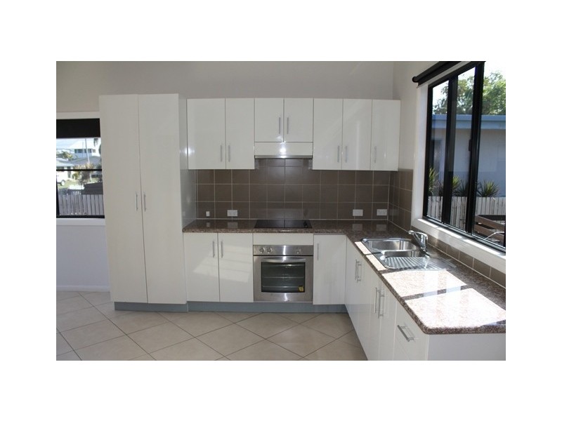 9 Dingwall Street, Keppel Sands QLD 4702
