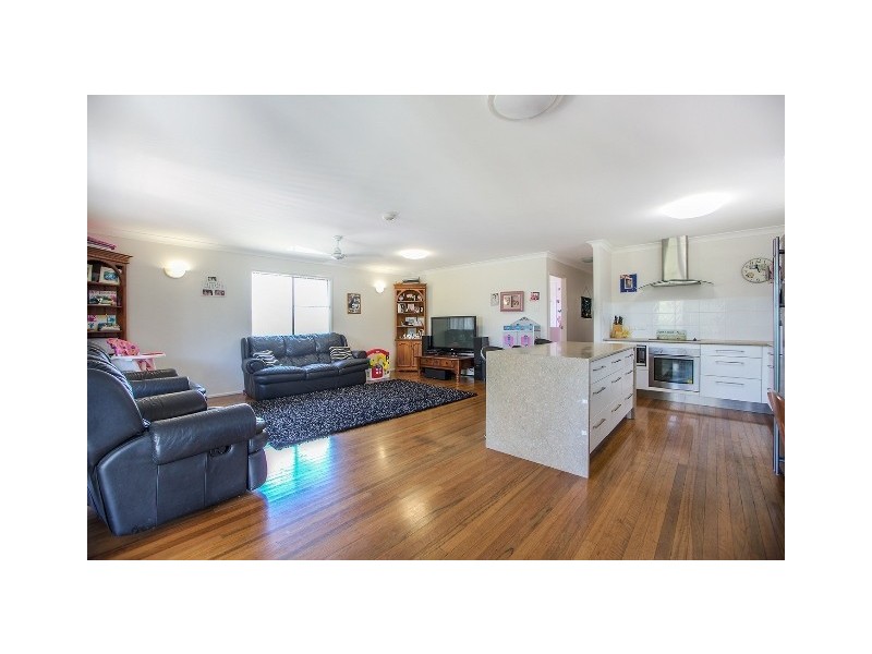 1 Larnach Street, Emu Park QLD 4710