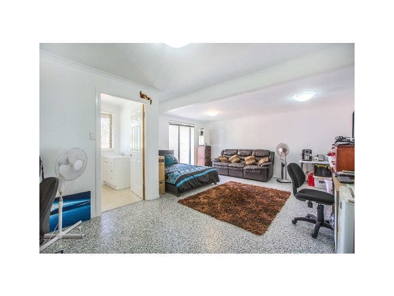 1 Larnach Street, Emu Park QLD 4710