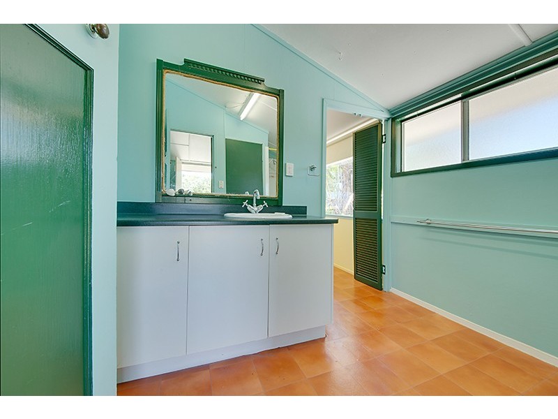 830 Scenic Highway, Kinka Beach QLD 4703