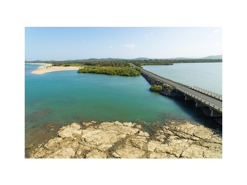 830 Scenic Highway, Kinka Beach QLD 4703