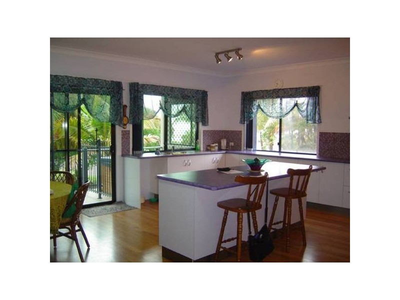 818 Scenic Hwy, Kinka Beach QLD 4703
