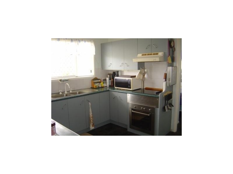 6 Schofield Parade, Keppel Sands QLD 4702