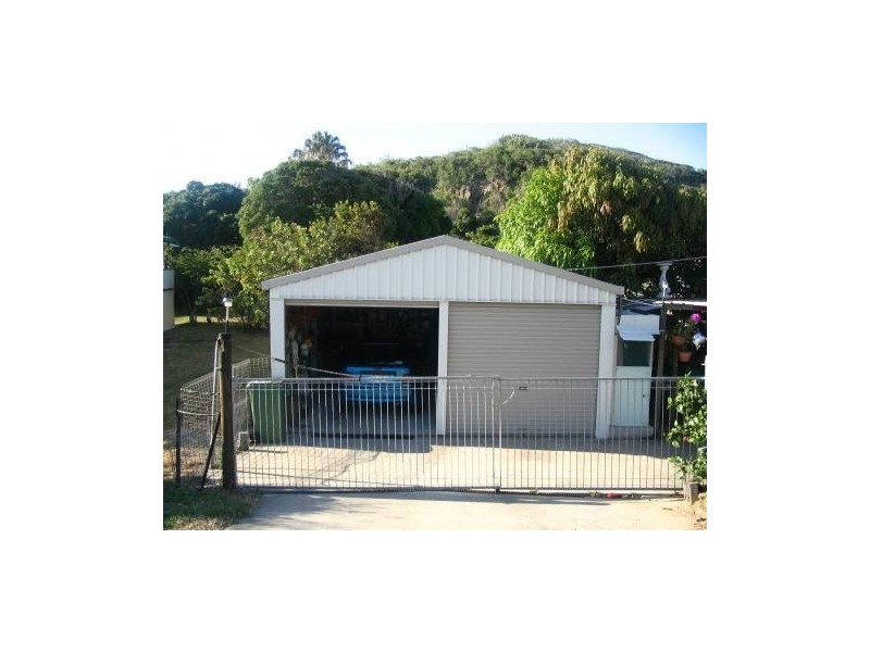 6 Schofield Parade, Keppel Sands QLD 4702