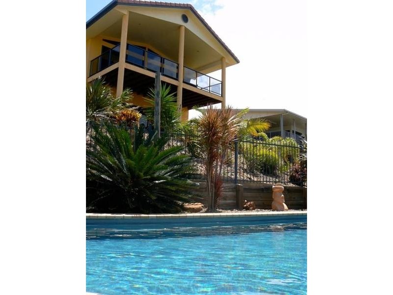 9 Paradise Way, Tanby Point, Emu Park QLD 4710
