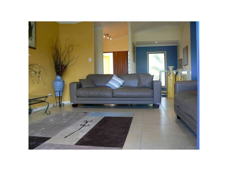 9 Paradise Way, Tanby Point, Emu Park QLD 4710
