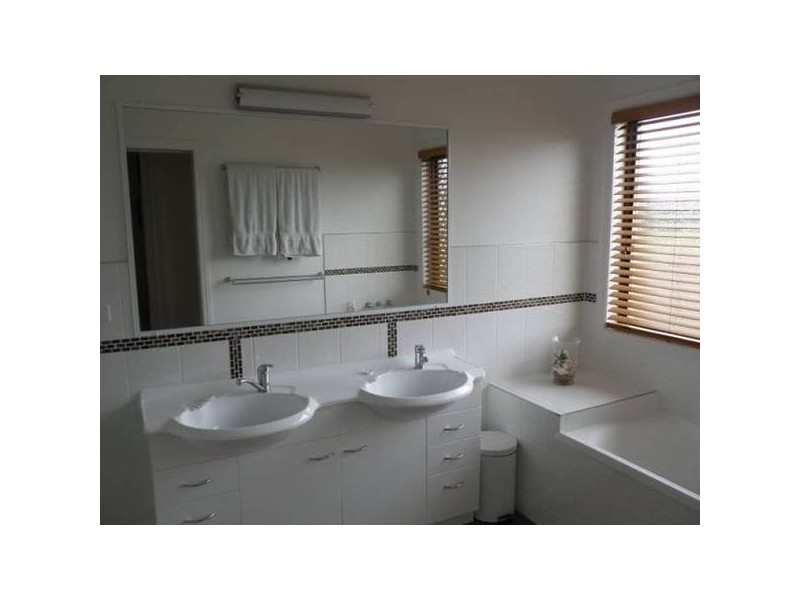 52 Paradise Way, Emu Park QLD 4710