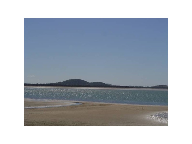 11 Meadow Street, Keppel Sands QLD 4702