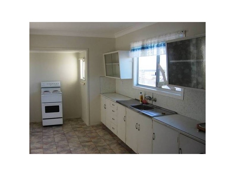 4 Ocean Street, Zilzie QLD 4710