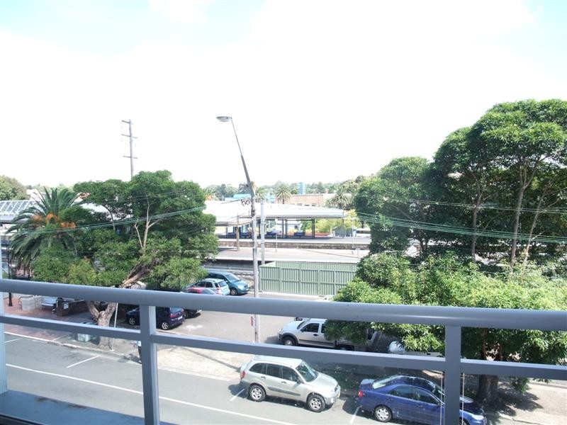 3/33 Railway Parade, Eastwood NSW 2122