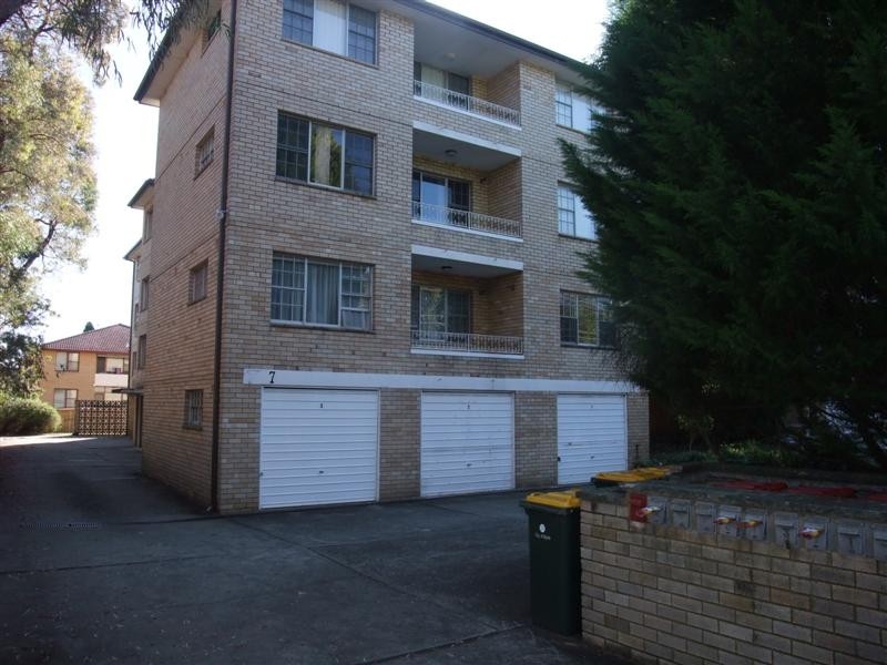 8/7 Endeavour Street, West Ryde NSW 2114