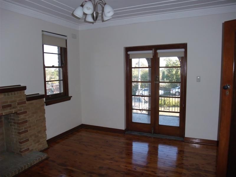 100 East Parade, Denistone NSW 2114