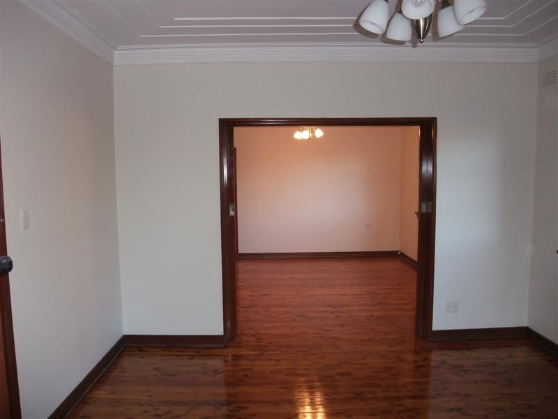 100 East Parade, Denistone NSW 2114