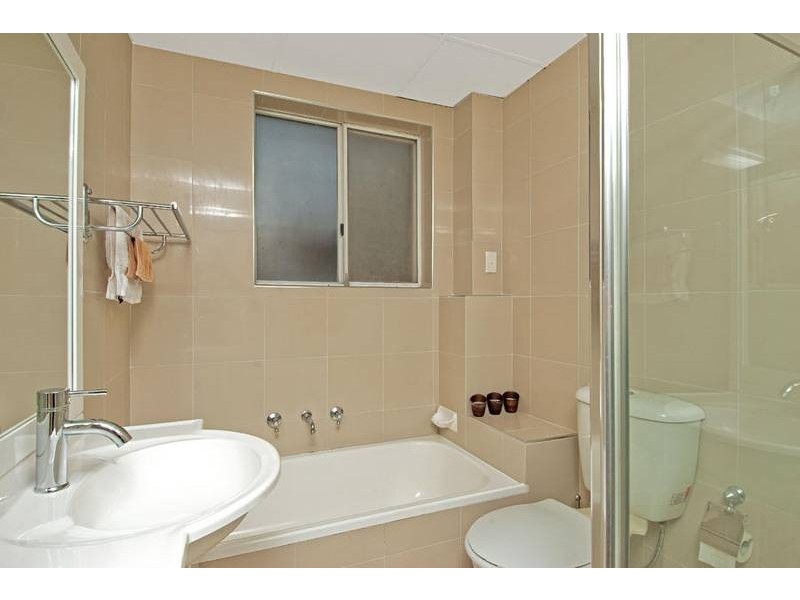 2/207 Waterloo Road, Marsfield NSW 2122