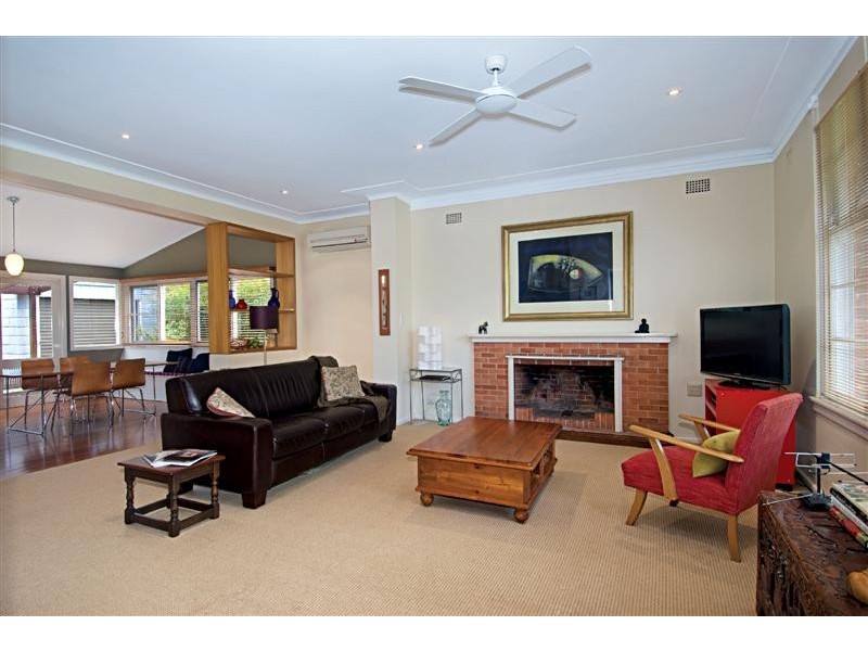 17 Gallard Street, Denistone East NSW 2112