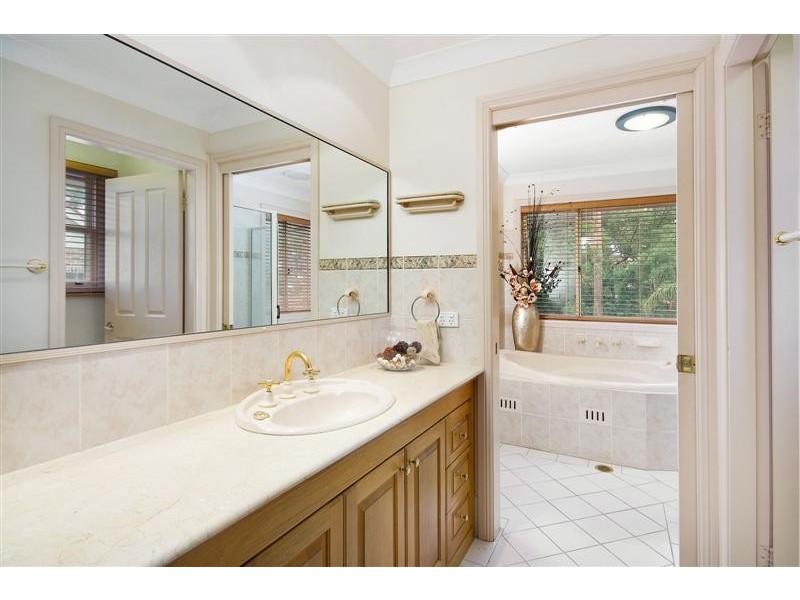 36 Sandhurst Crescent, Glenhaven NSW 2156