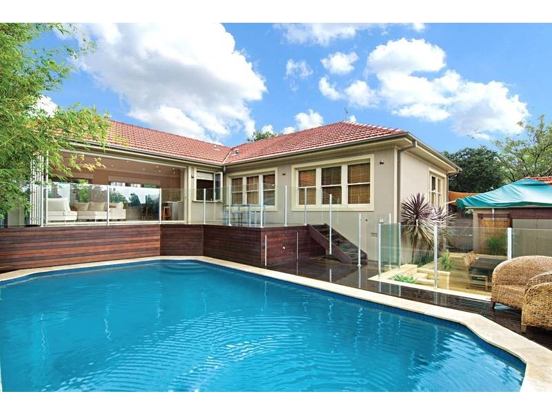 18 Salter Crescent, Denistone East NSW 2112