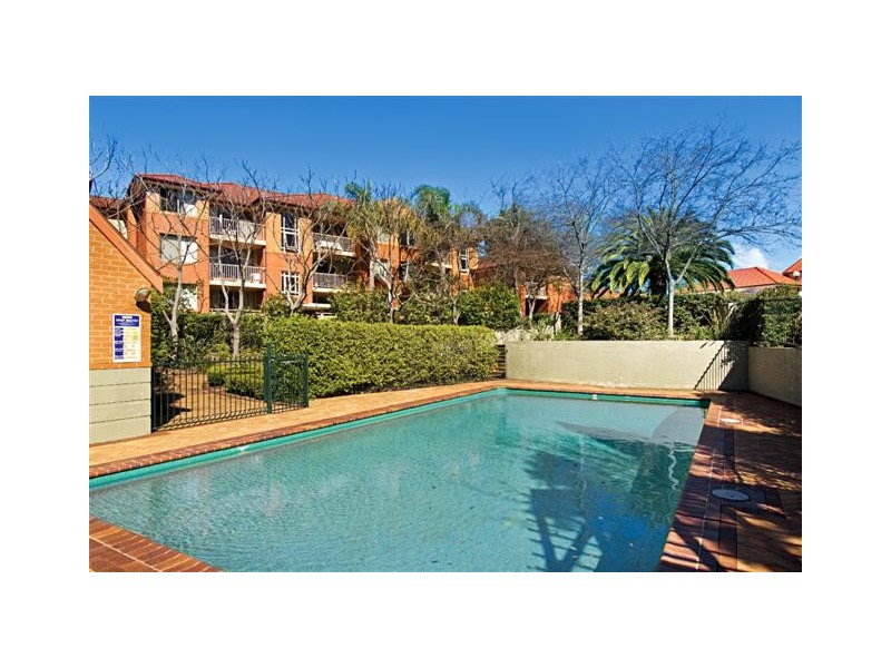 2/1-11 Lancaster Dr, Marsfield NSW 2122