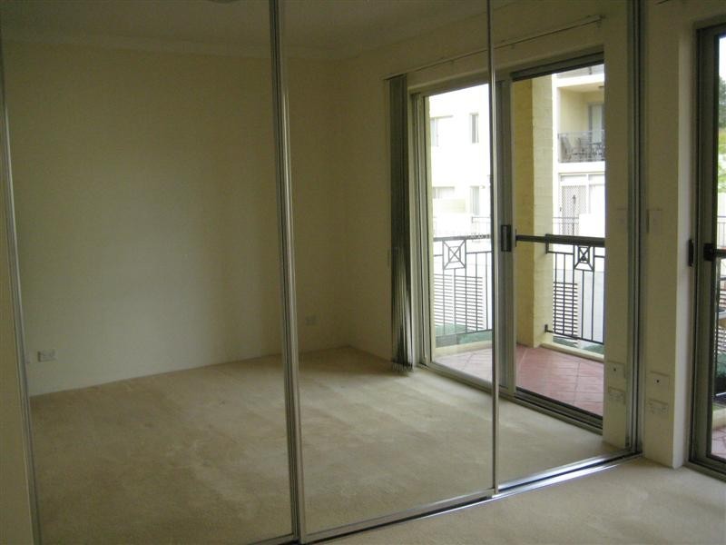 27/6-8 Nile Close, Marsfield NSW 2122