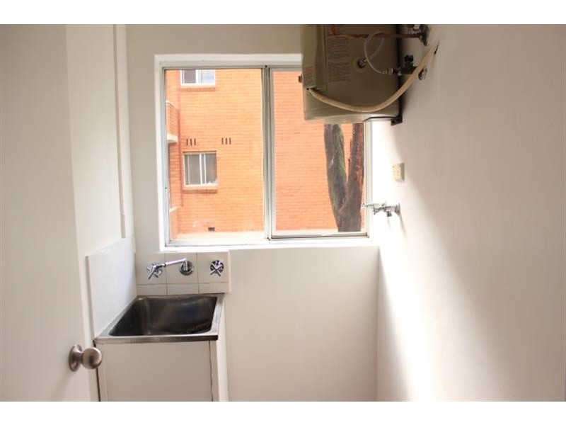 1/6 Cottonwood Crescent, Macquarie Park NSW 2113