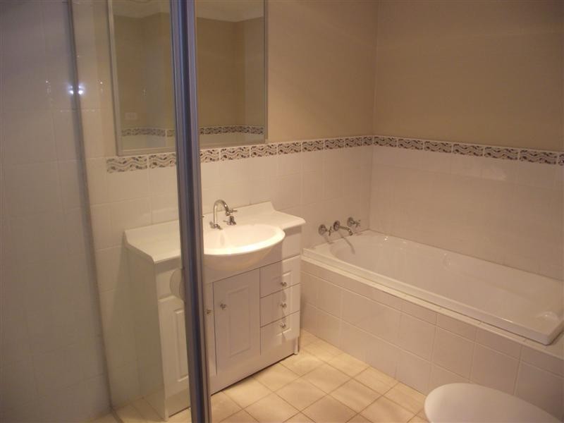 2/20 Essex Street, Epping NSW 2121