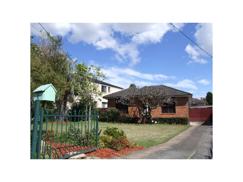 8 Warren Street, Ryde NSW 2112