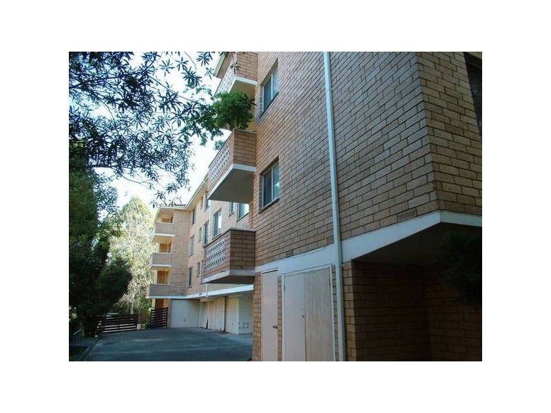 2/8 Lachlan Avenue, Macquarie Park NSW 2113