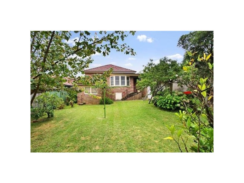 8 Holway Street, Eastwood NSW 2122
