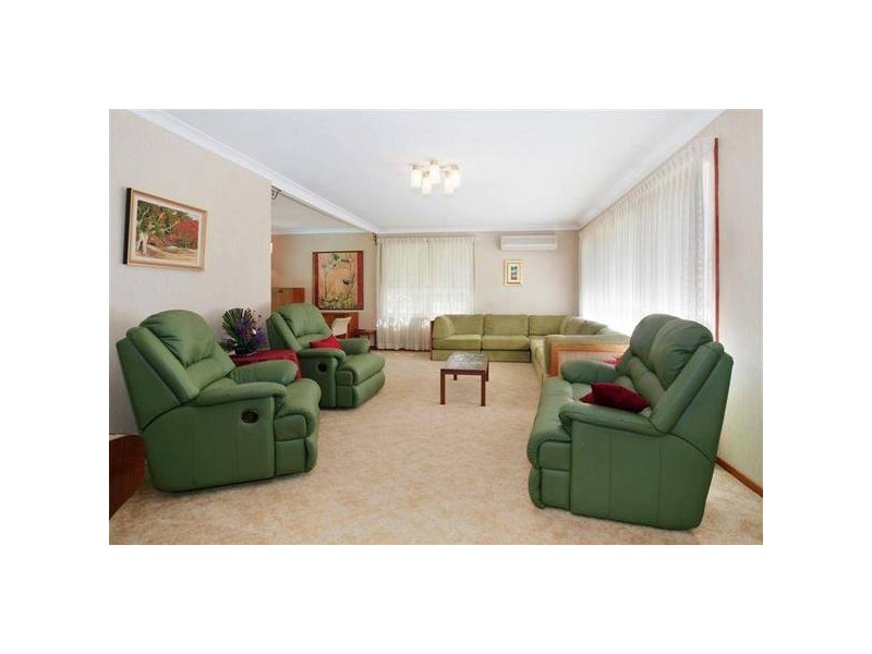 8 Kinson Crescent, Denistone NSW 2114