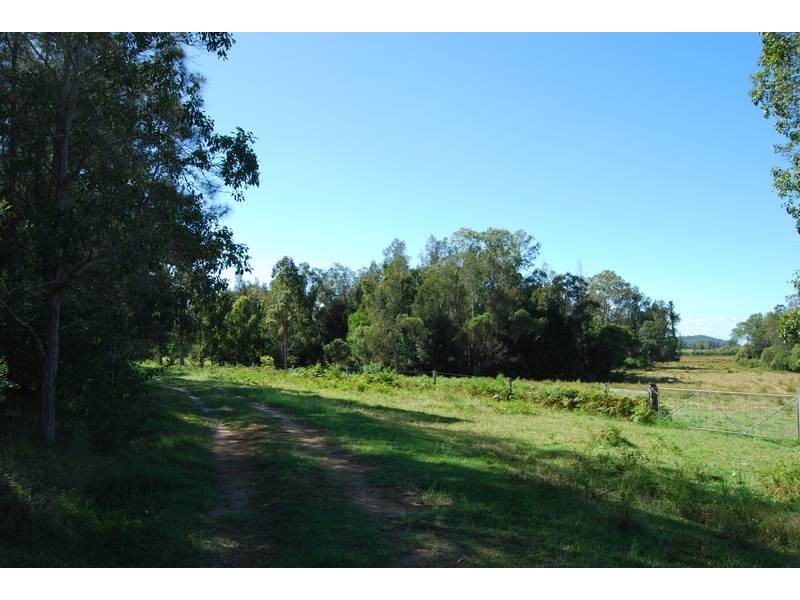 215 Haughwood Road, Bora Ridge NSW 2471