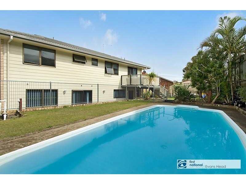 24 Pacific Crescent, Evans Head NSW 2473