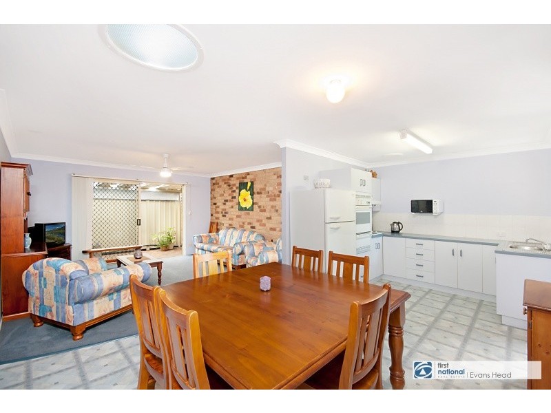 3/2 Tuckeroo Crescent, Evans Head NSW 2473