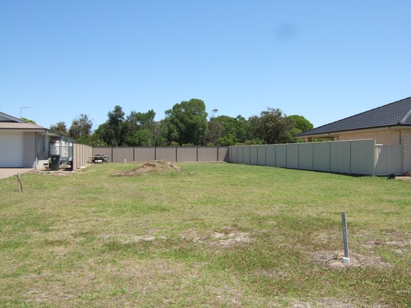 2 Palm Place, Evans Head NSW 2473