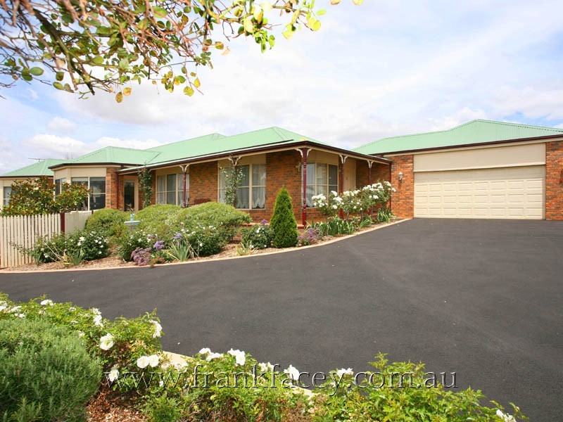 54-56 Marisa Crescent, Berwick VIC 3806