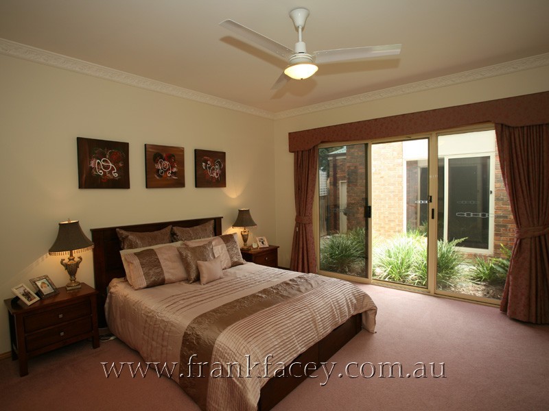 54-56 Marisa Crescent, Berwick VIC 3806